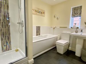 Family Bathroom- click for photo gallery